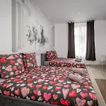 Apartment Queen