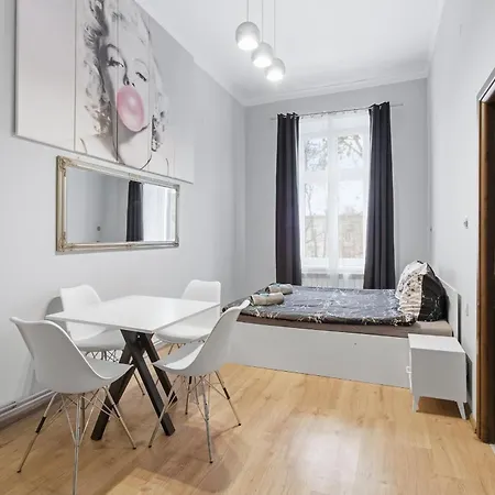 Queen Apartamento