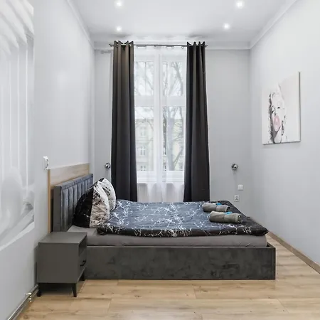 Queen Apartament *